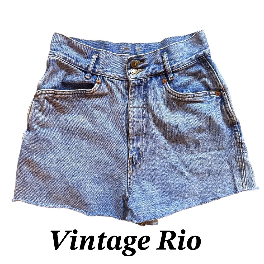 Vintage high waisted Rio shorts waist is 26”